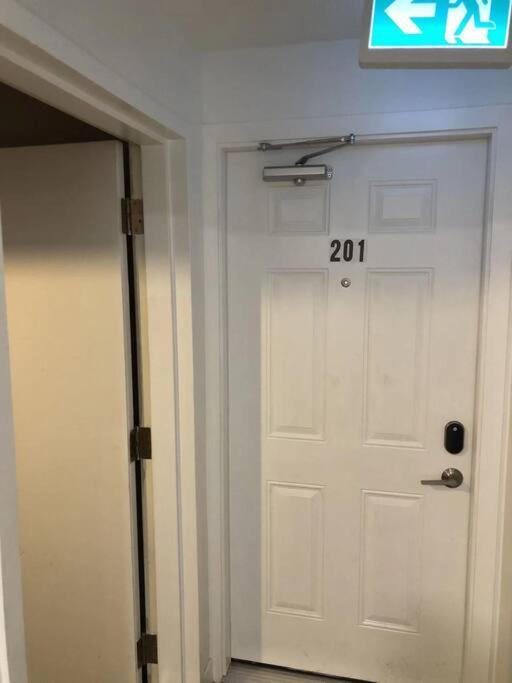 Apartamento Unit #201 Cozy Mountain View 1Br In Dt Canmore Exterior foto